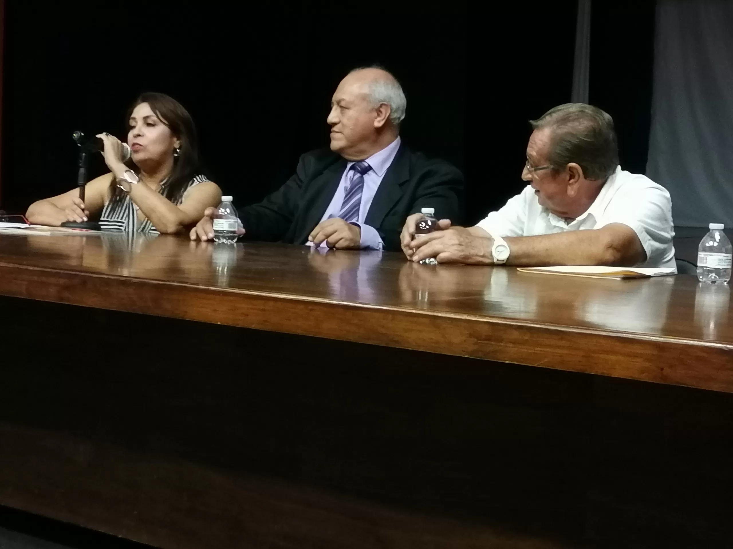 presentación del libro UNA MIRADA A LA HISTORIA